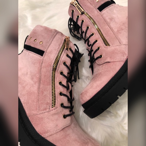 Last Item Size 10!!! 💕☠️💕….Pink Faux Suede Combats Boots - Picture 2 of 7